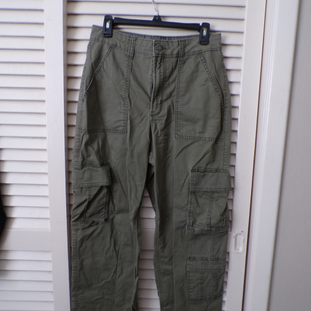 Women’s hollister Green Cargo Pants